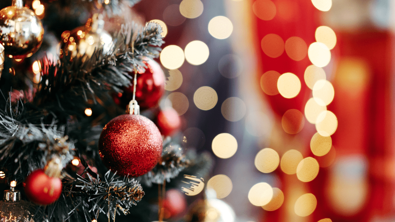 Aprenda a fazer uma decoração natalina econômica em sua casa!